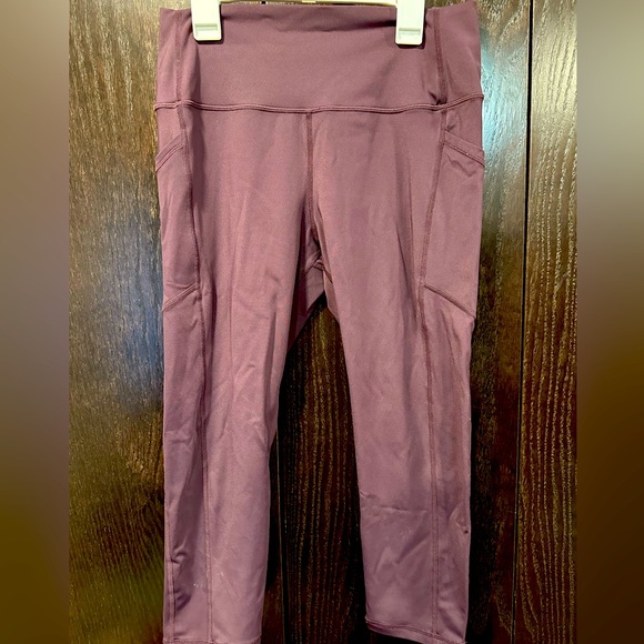 Zyia Crop Leggings - Picture 1 of 6